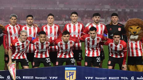 Estudiantes Independiente Formación.JPG