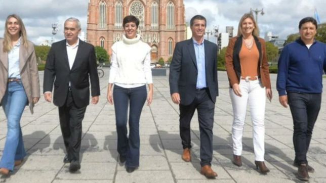 un sector de bullrich en la plata presento el equipo del orden e insiste con las paso