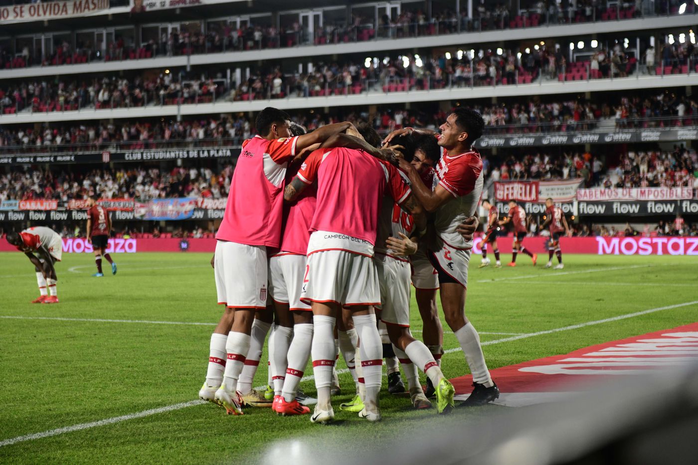 Estudiantes Central Córdoba festejo gol.jpg