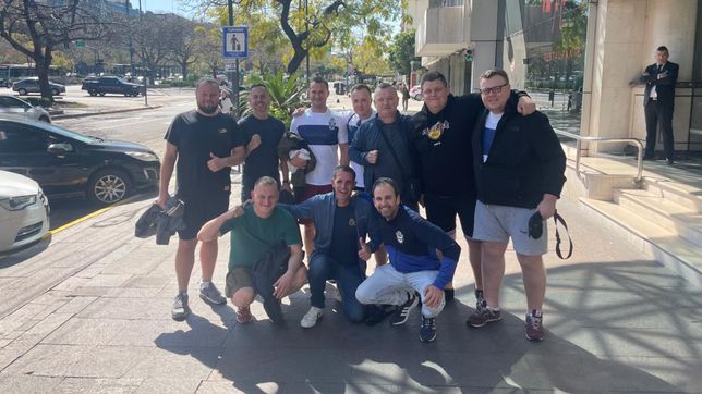 la increible historia de los ocho polacos que viajaron para alentar a gimnasia en el bosque