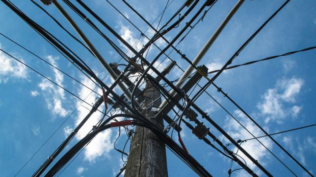 cuatro robacables murieron tras sufrir electrocucion masiva y sus cuerpos fueron abandonados