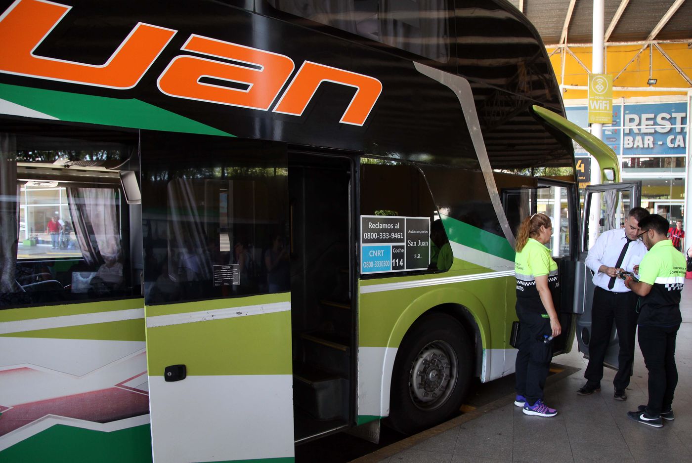 Micro terminal La Plata.jpg