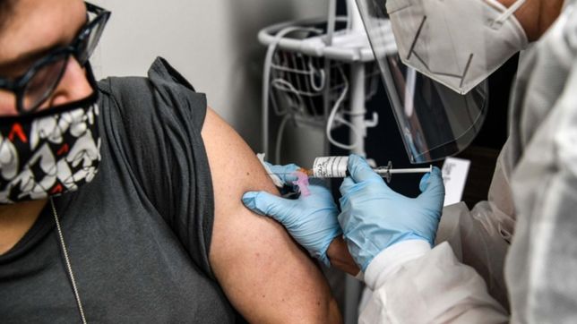 ¿cuanto tiempo de inmunidad podria dar la vacuna de oxford?