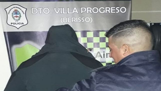 un hombre de 80 anos amenazo a un exempleado con una pistola y lo detuvieron