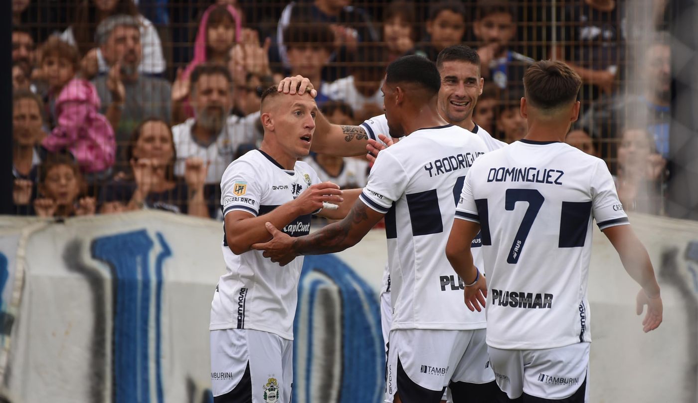 Gimnasia Riestra Gol.jpg