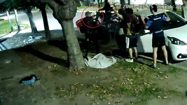 motochorros se disfrazaron de repartidores para asaltar a un grupo de chicos que salian de jugar al futbol motochorros se disfrazaron de repartidores para asaltar a un grupo de chicos que salian de jugar al futbol