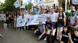 el cecim la plata entrego a la justicia 30.000 firmas contra el dnu de milei el cecim la plata entrego a la justicia 30.000 firmas contra el dnu de milei