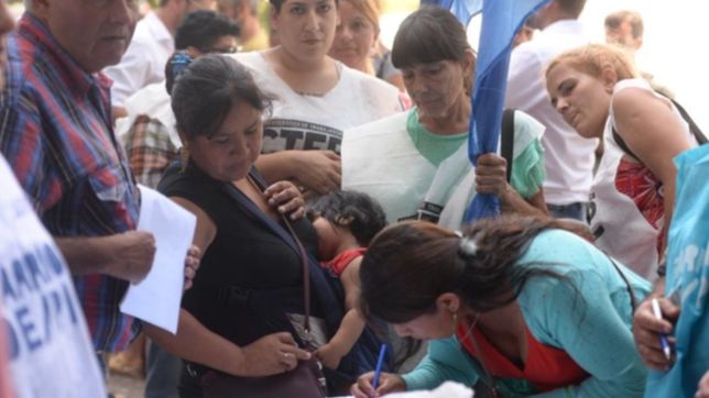 los platenses coparon absa contra el tarifazo porque los servicios son un derecho