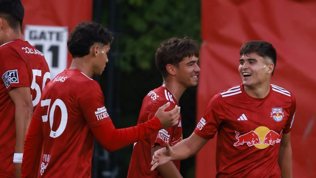 se fue de estudiantes a prestamo, encontro su lugar en el mundo y la esta rompiendo