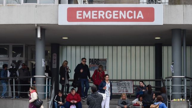 un bebe de 8 meses casi muere ahogado en la plata pero un policia le salvo la vida