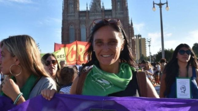 en memoria de la periodista virginia ilariucci, realizan una colecta de utiles escolares