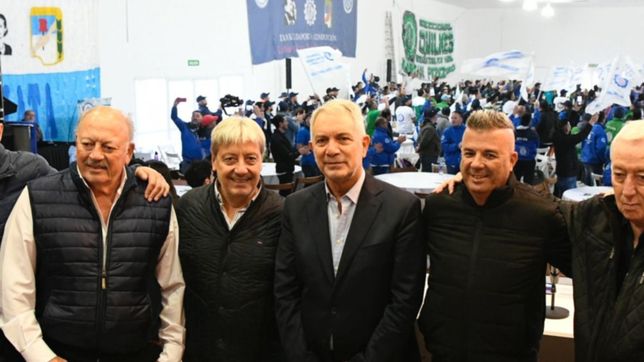 julio alak reclamo un modelo industrial y salarios dignos en el congreso de la uom