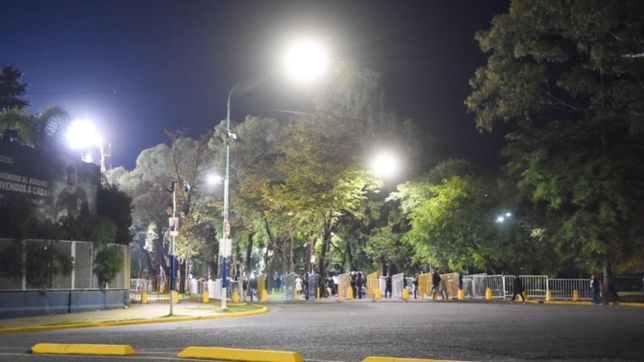 luminarias y reflectores led: suman mas iluminacion en el bosque para mejorar la seguridad