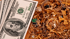 aprovecharon que no estaba en su casa y se llevaron dolares, pesos y joyas aprovecharon que no estaba en su casa y se llevaron dolares, pesos y joyas