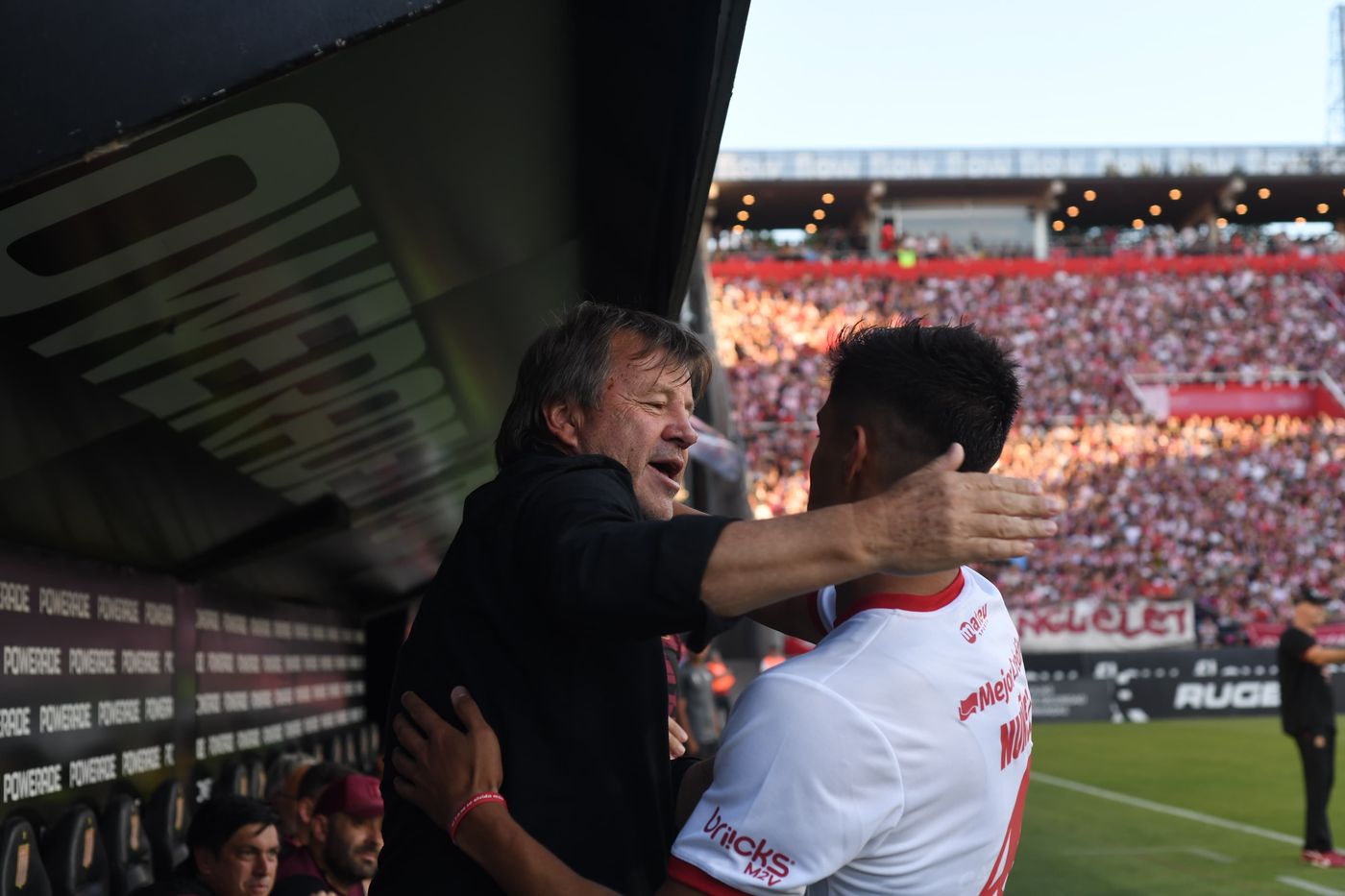 Estudiantes Lanús Zielinski.jpeg