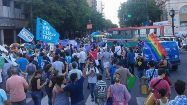 marcha del orgullo tlgbi: la comuna niega las acusaciones por la supuesta prohibicion