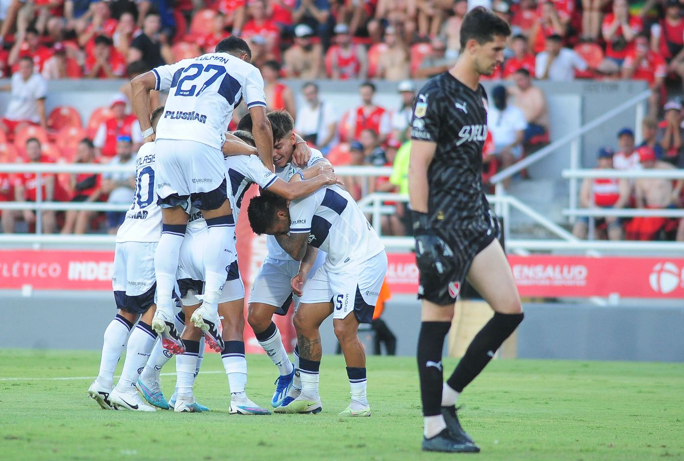 Independiente Gimnasia gol festejo 3.JPG