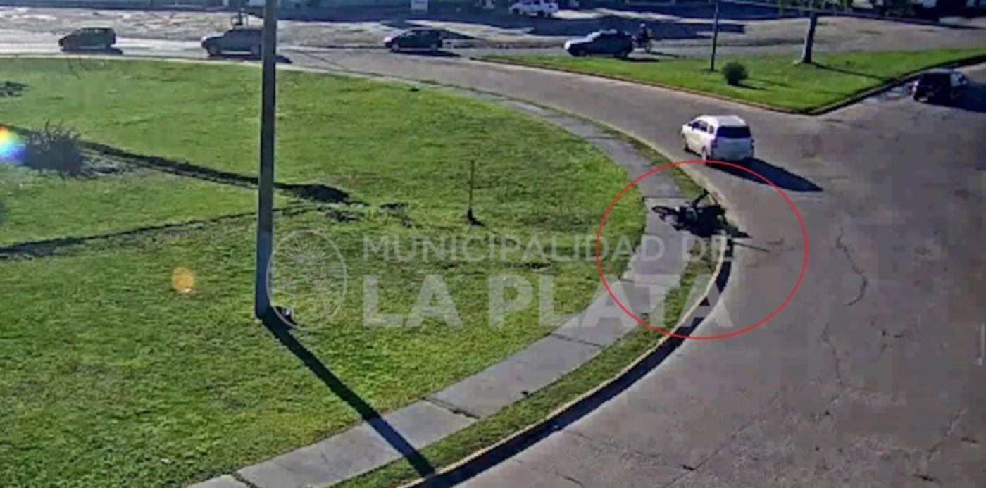 moto caída en persecución