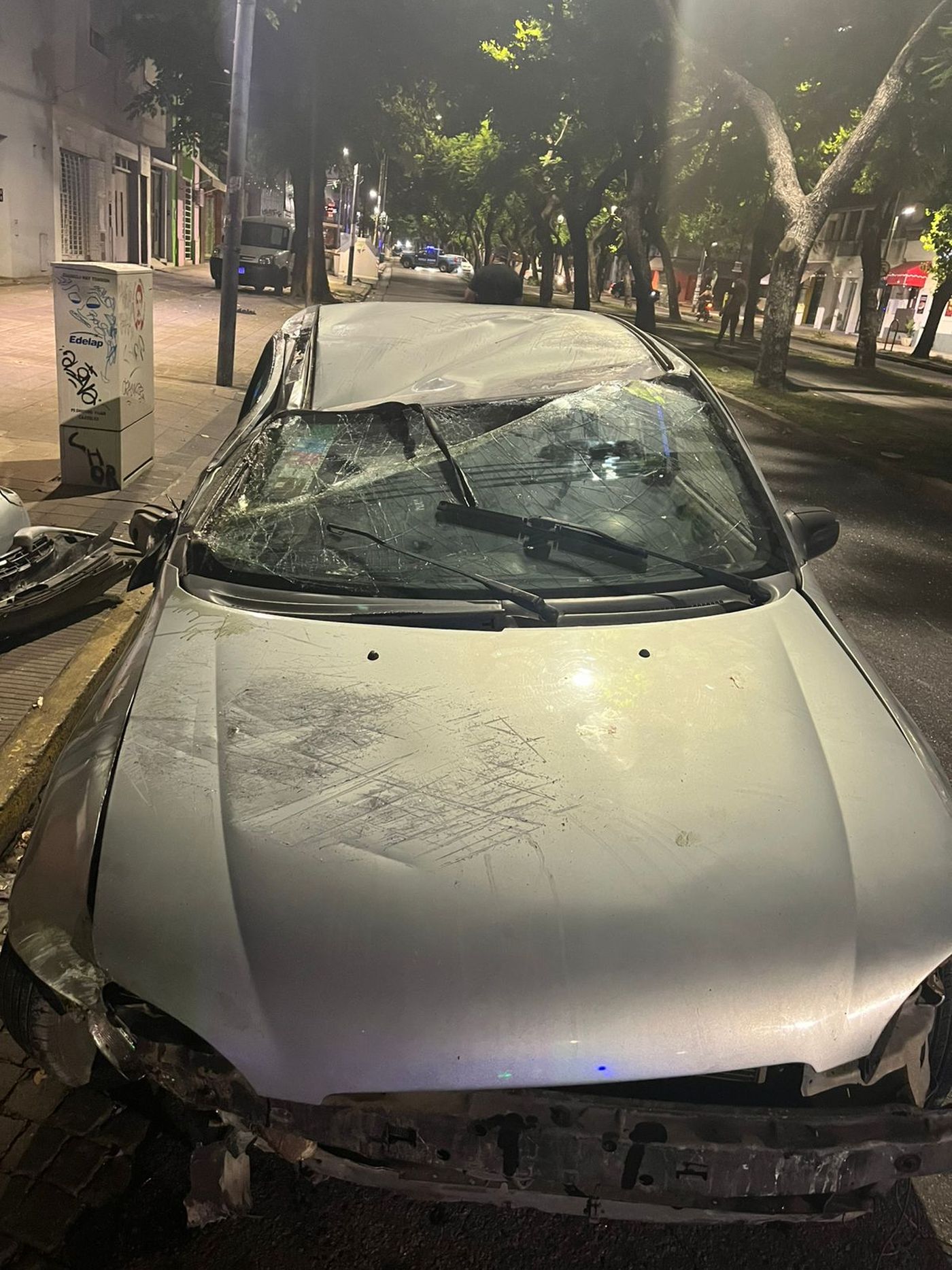 El conductor del auto que volcó en La Plata dio positivo en el test de alcoholemia