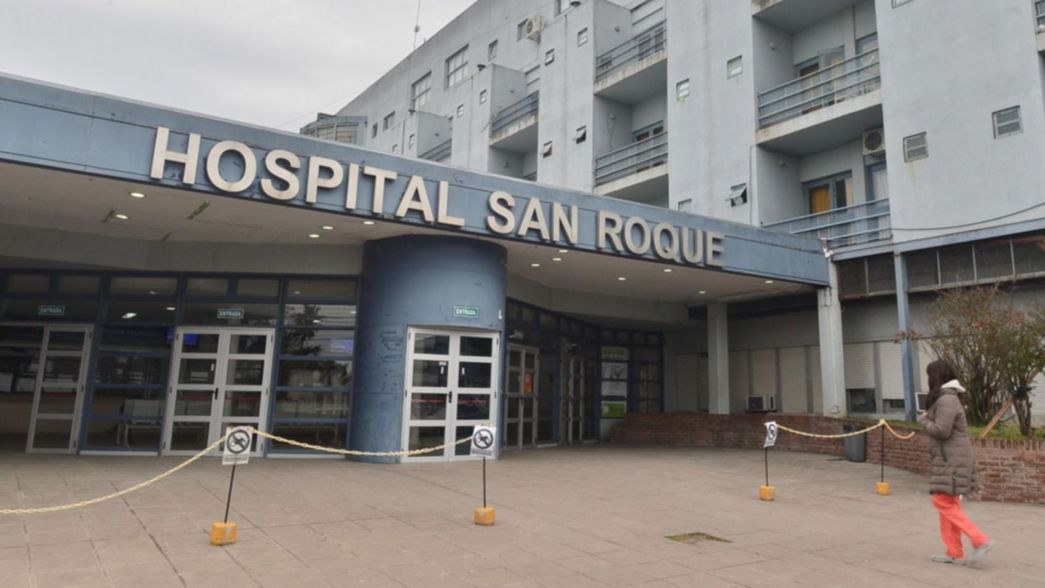 Discutió con un vecino, recibió una puñalada en la espalda y terminó internado