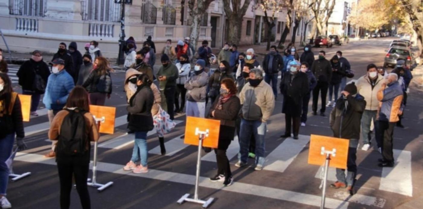 Elecciones de Perú en La Plata peruanos
