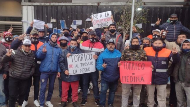 dos obras paralizadas en la plata por un reclamo pacifico de uocra