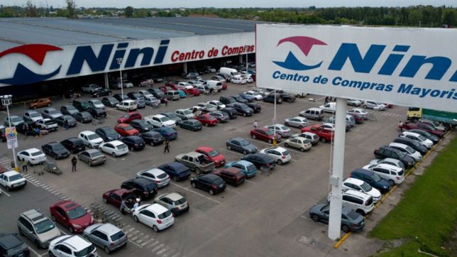 nini sumo 50 nuevos camiones mercedes benz a su flota de reparto en la plata