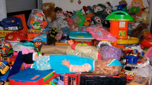 una campana en el hospital de ninos emociona a todos: un nino, un juguete