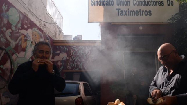 entre choripanes y barbijos, asi festejaron su dia los taxistas de la plata