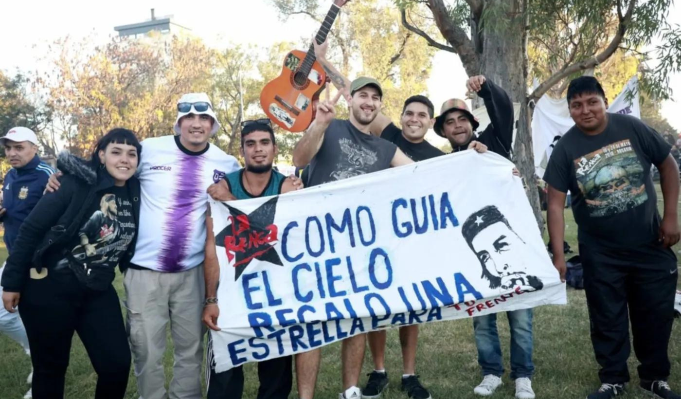 Fanáticos de La Renga en La Plata.png