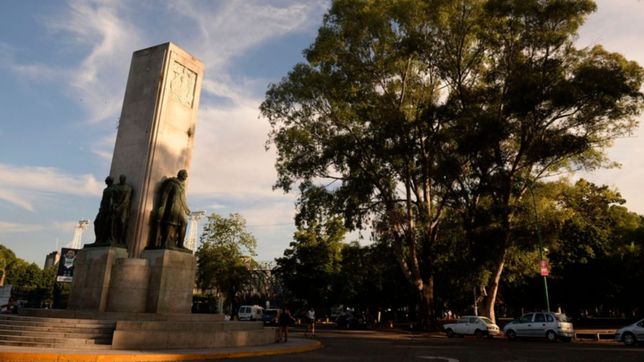 quieren que cada vez que un alumno egrese de la unlp plante un arbol en la plata