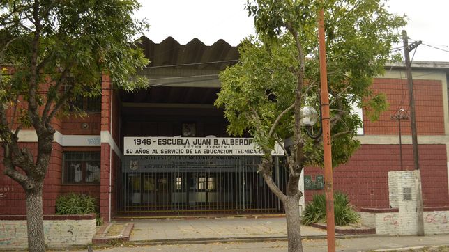 denuncian tres casos de acoso laboral en la escuela tecnica n° 8 de tolosa
