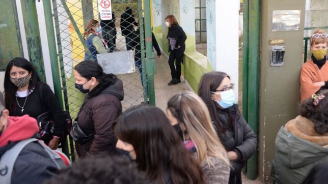 padres reclamaron ante los directivos de la anexa tras la denuncia de abuso en el jardin