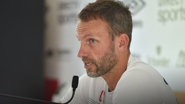 bernardi minimizo los goles errados por los delanteros de estudiantes