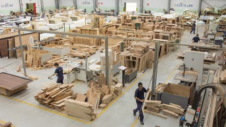 El Gobierno fijó un aumento escalonado del salario mínimo hasta agosto de 2026 El Gobierno fijó un aumento escalonado del salario mínimo hasta agosto de 2026