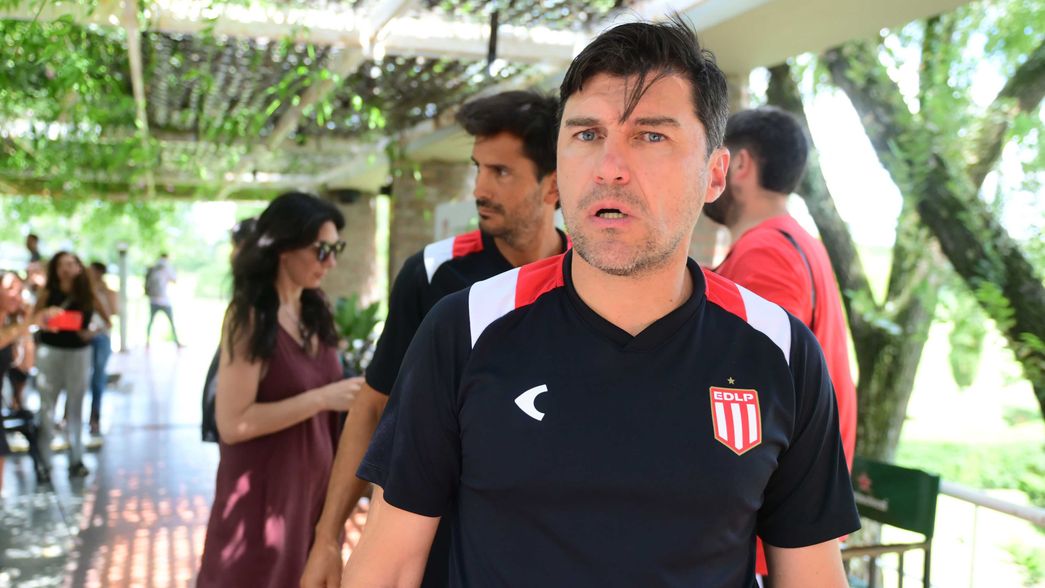 Así le fue a los técnicos de Estudiantes en su partido debut antes del estreno del Cacique Medina