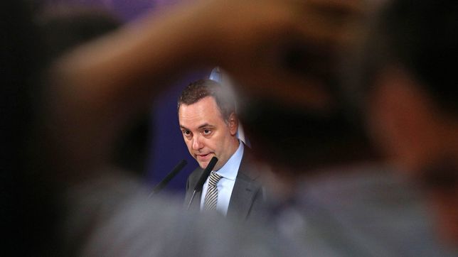 adorni prepara la declaracion jurada en medio de las internas y presiones del gobierno