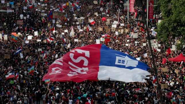 convocan a un plebiscito en chile para definir una nueva constitucion