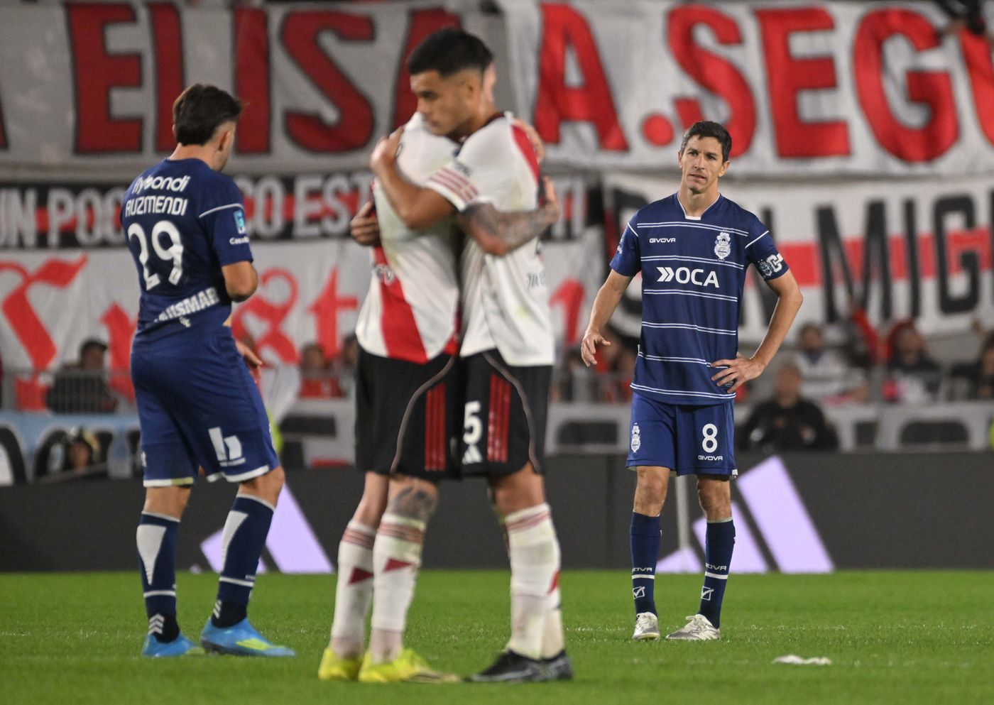 Gimnasia River fetejo gol Martínez Quarta
