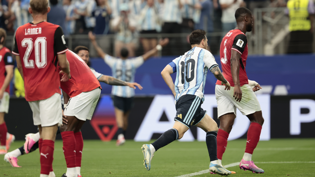 argentina vencio a austria, se clasifico a 16avos del mundial y messi hizo historia