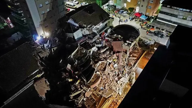 se derrumbo un hotel en villa gesell y una gran cantidad de personas quedo atrapada