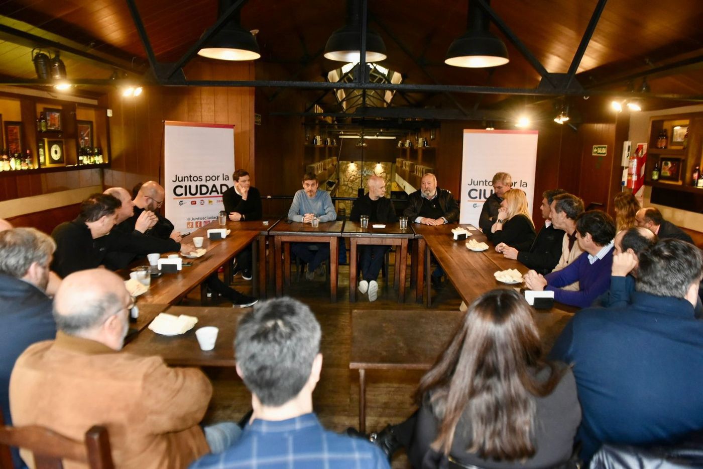 Horacio Rodr&iacute;guez Larreta durante el encuentro con los dirigentes locales de Juntos por la Ciudad