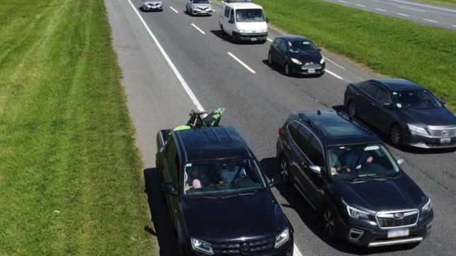 el fin de semana en las rutas: ¿cuantos banquineros pagaran multas de hasta 123 mil pesos?