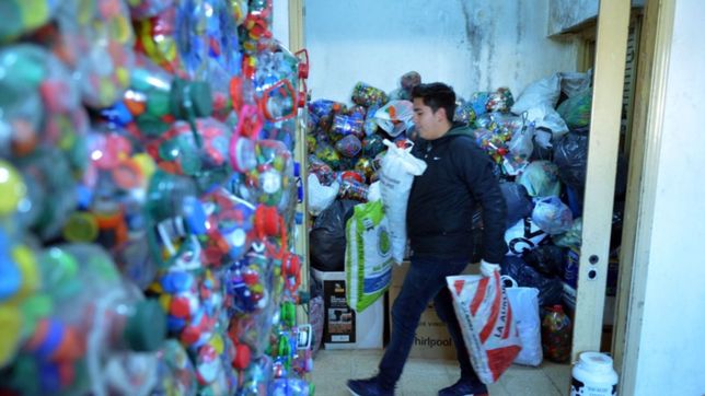 fundacore, la ong detras de las 14 toneladas de tapitas para el hospital de ninos