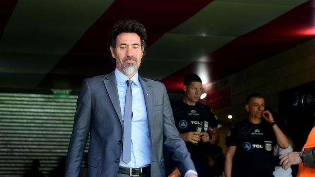 eduardo dominguez probo un equipo con varias fijas y algunas sorpresas