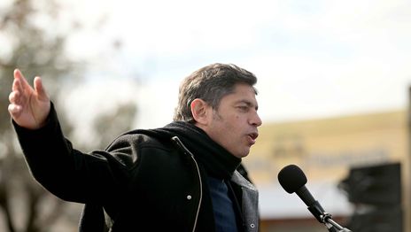 Kicillof pidió a Milei levantar el teléfono y convocar a una reunión urgente