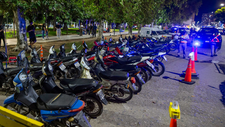Refuerzan los controles anticaravanas en La Plata y ya secuestraron más de 100 motos en lo que va de enero Refuerzan los controles anticaravanas en La Plata y ya secuestraron más de 100 motos en lo que va de enero