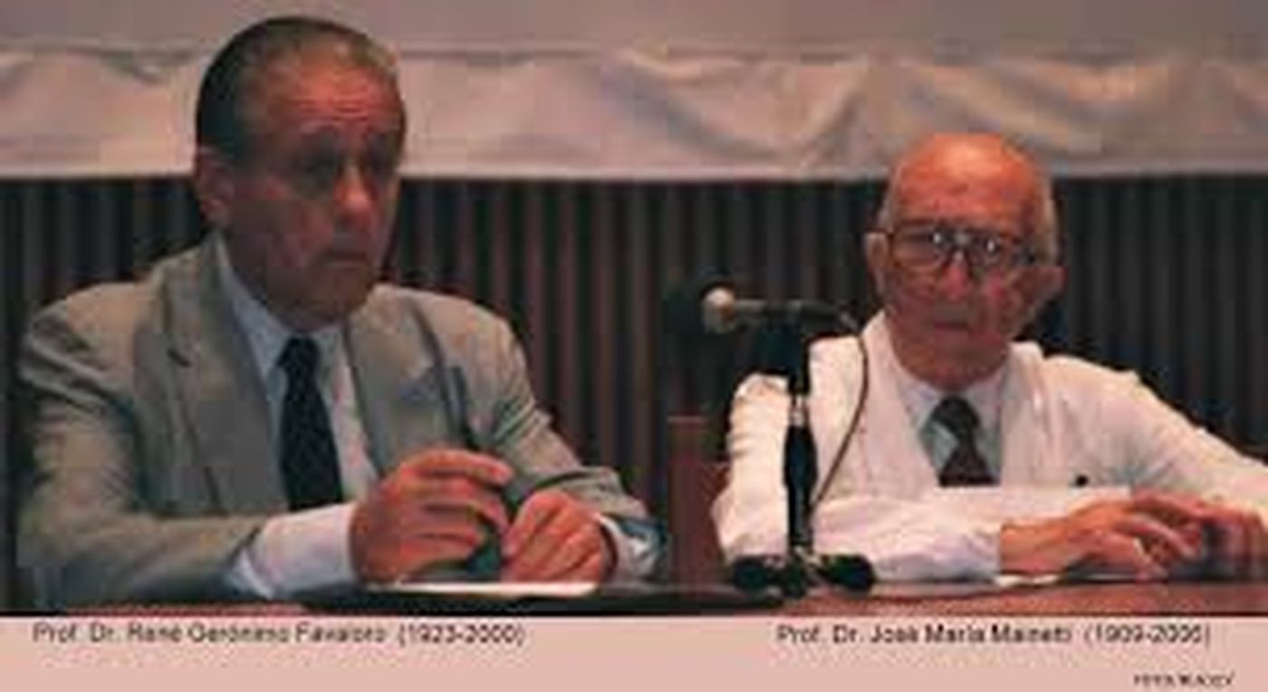 Favaloro junto a su maestro y consejero José Maria Mainetti