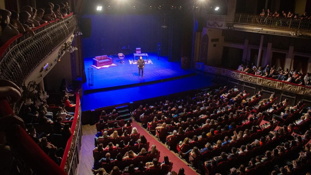 El Coliseo Podestá renueva su programación de octubre con obras y música en escena