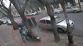 en pocos segundos, robo una moto en pleno centro de la plata y quedo filmado en pocos segundos, robo una moto en pleno centro de la plata y quedo filmado